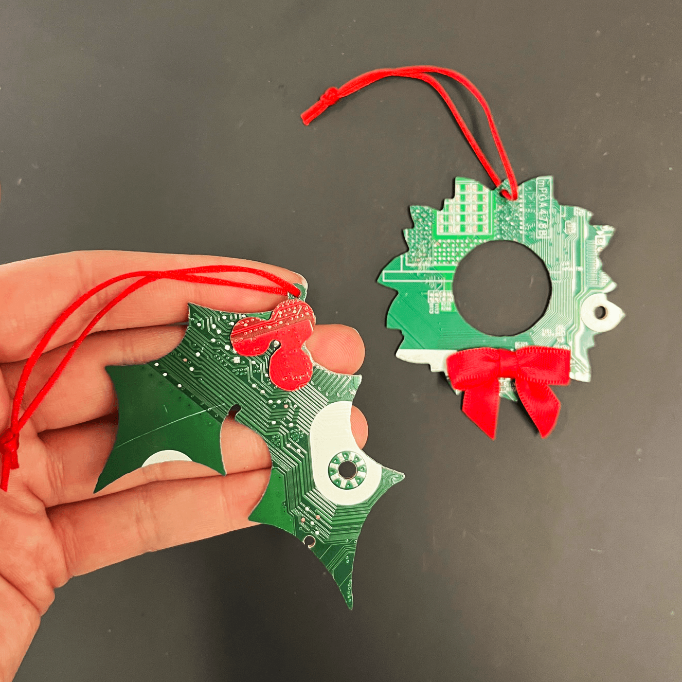 Holly and Wreath Ornament Gift Set